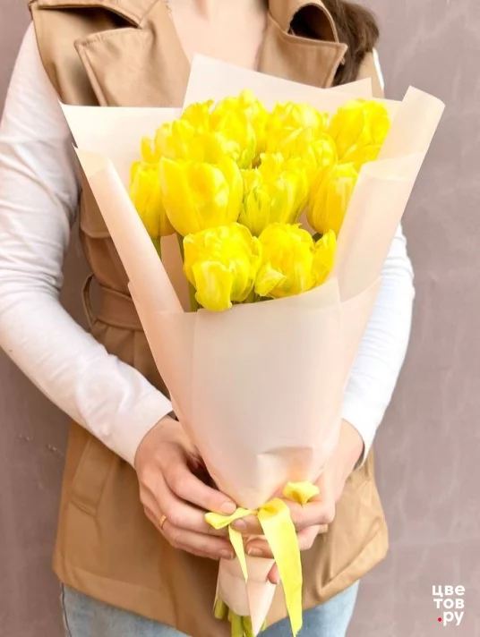 11 солнечных пионовидных тюльпанов