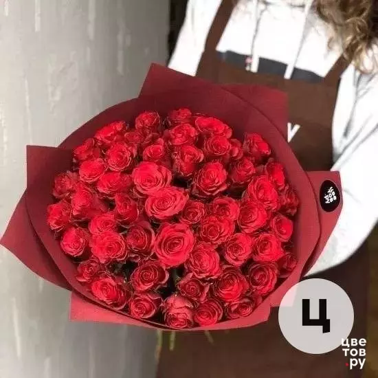 51 красная роза в красивой упаковке 